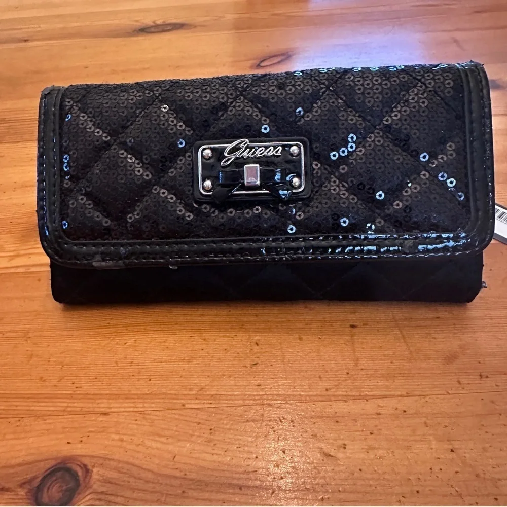 NWT Guess sequin bow wallet🎀